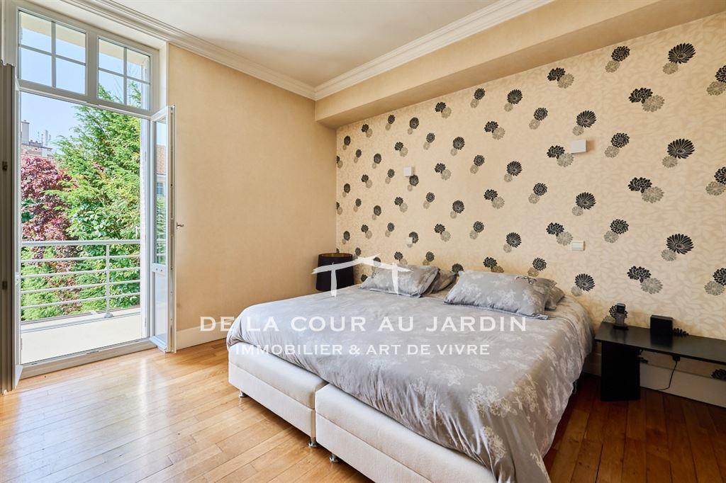 Private Collection Exclusive Dijon - Montchapet.