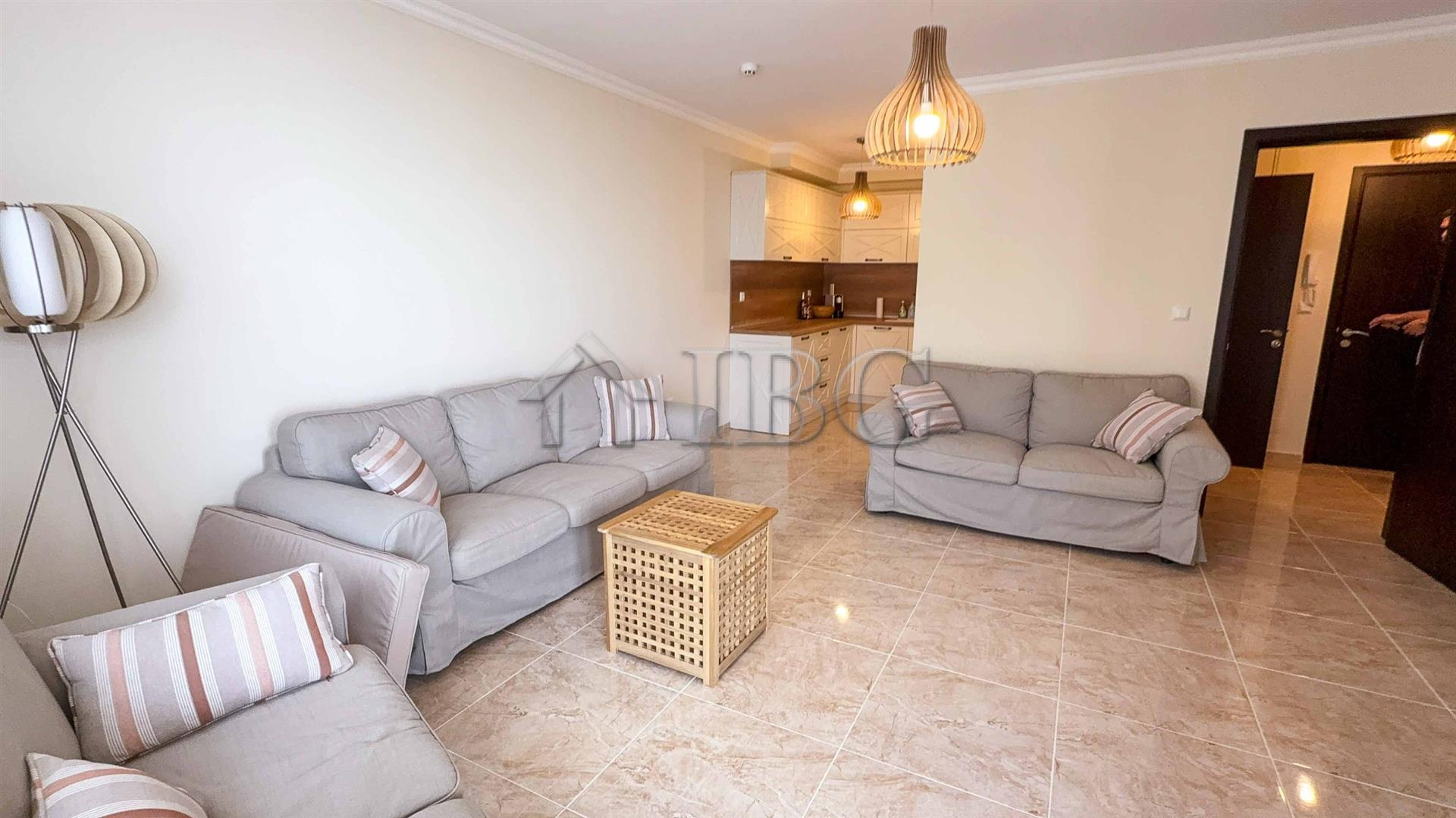 2-Room Apartment with Sea/Pool View and own Parking lot Admiral, Sveti Vlas