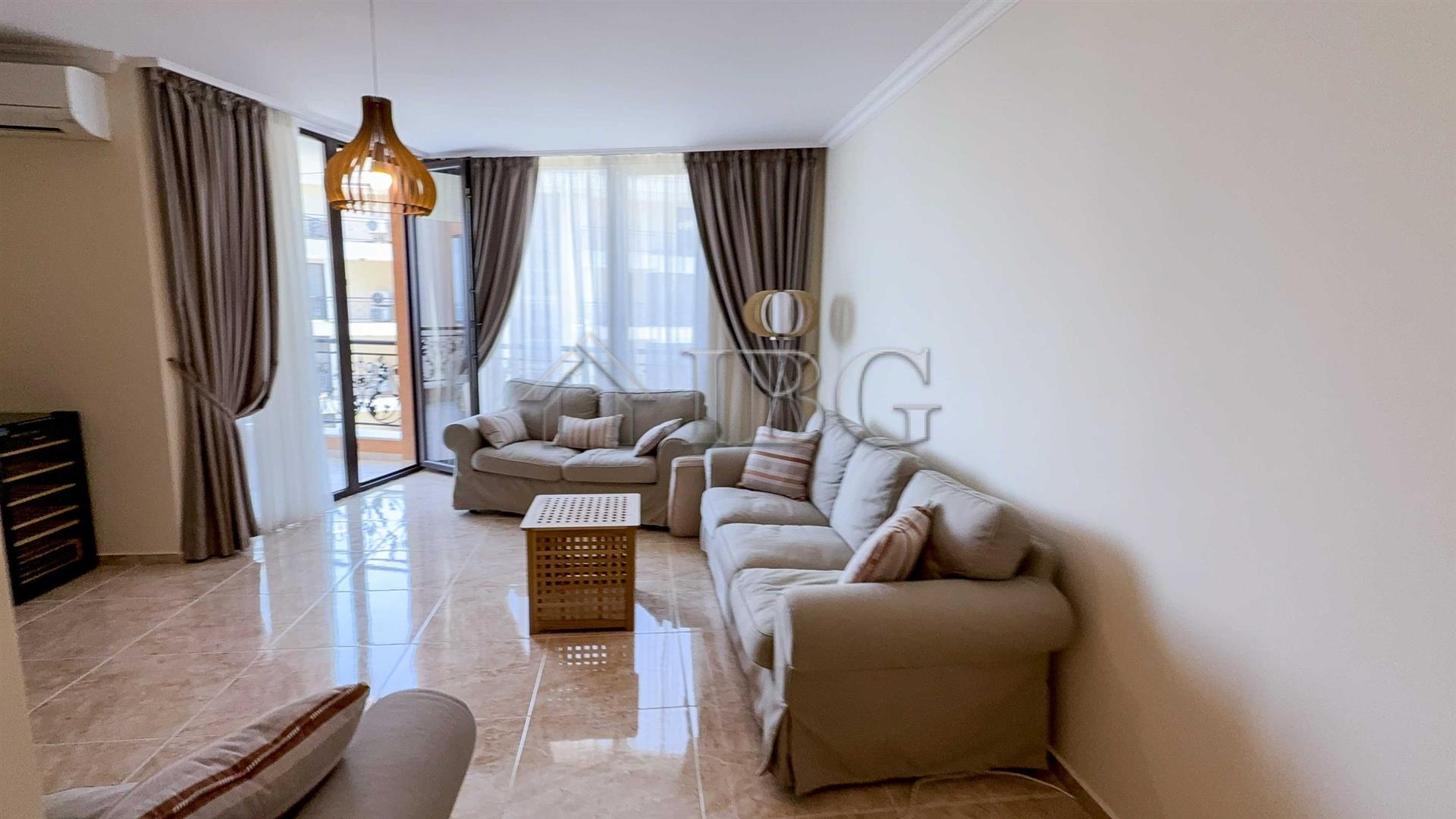 2-Room Apartment with Sea/Pool View and own Parking lot Admiral, Sveti Vlas