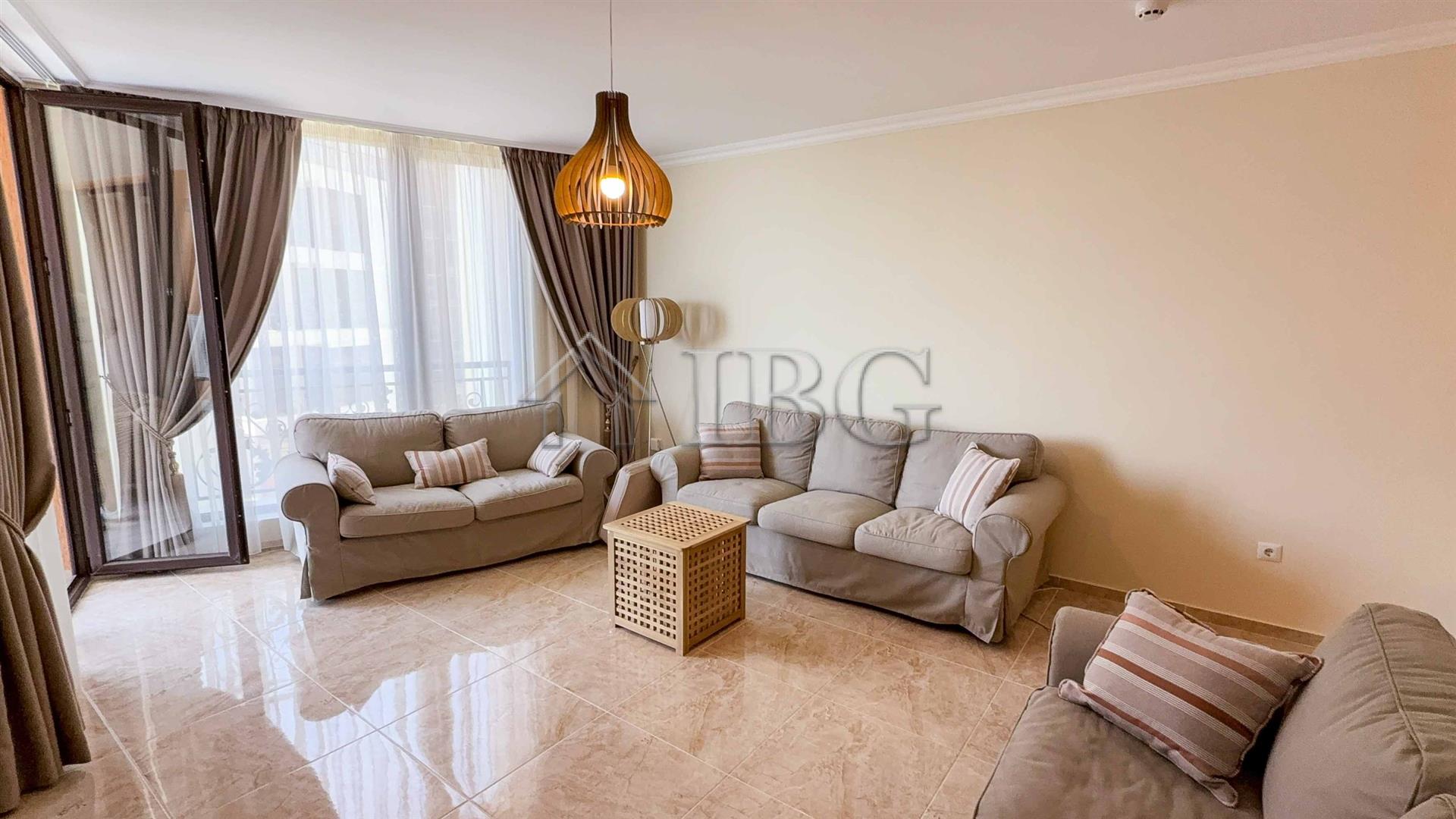 2-Room Apartment with Sea/Pool View and own Parking lot Admiral, Sveti Vlas