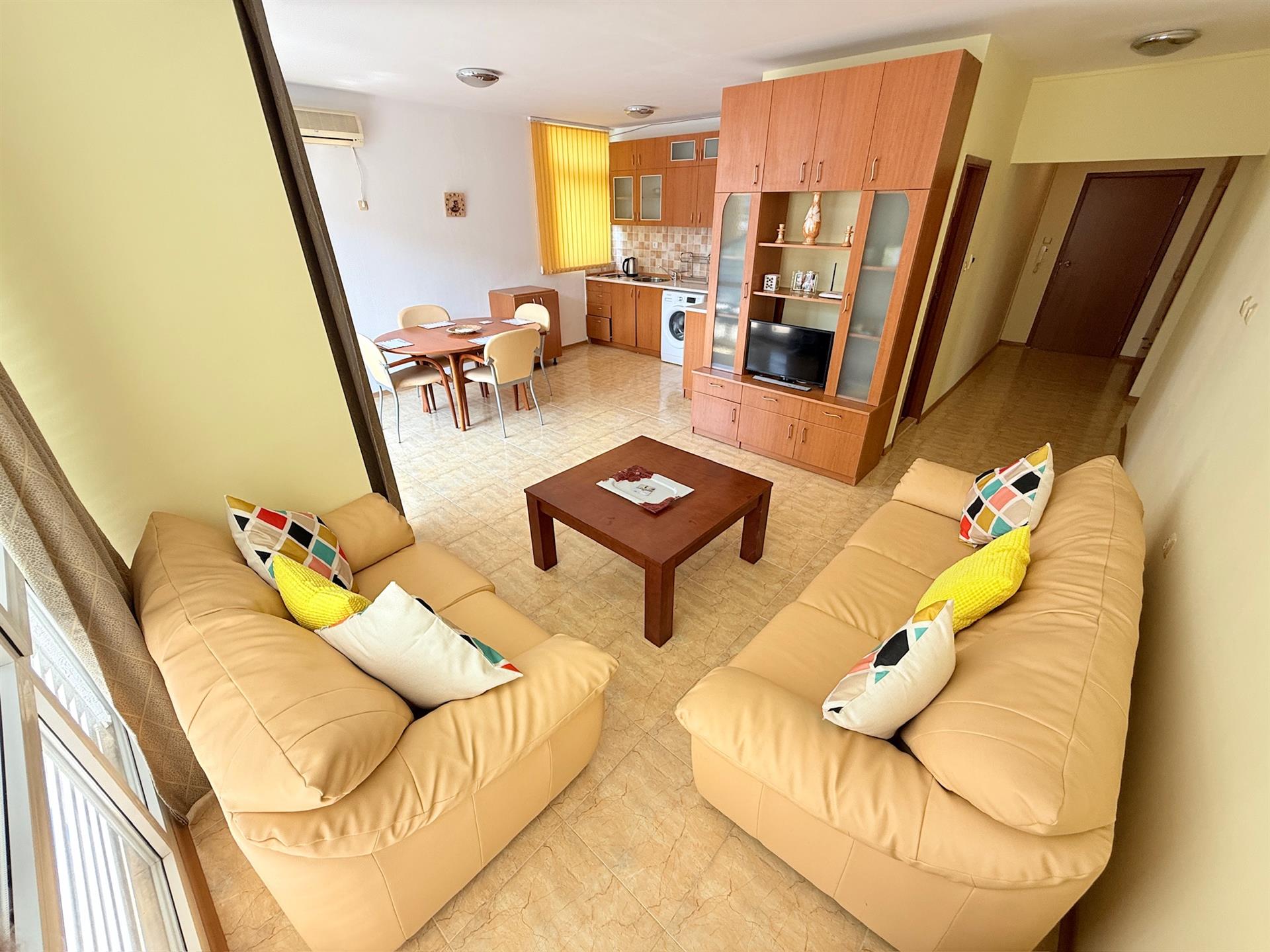 Spacious 2-Bedroom Apartment Elite 1, Sunny Beach - Just 200m from the Beach!