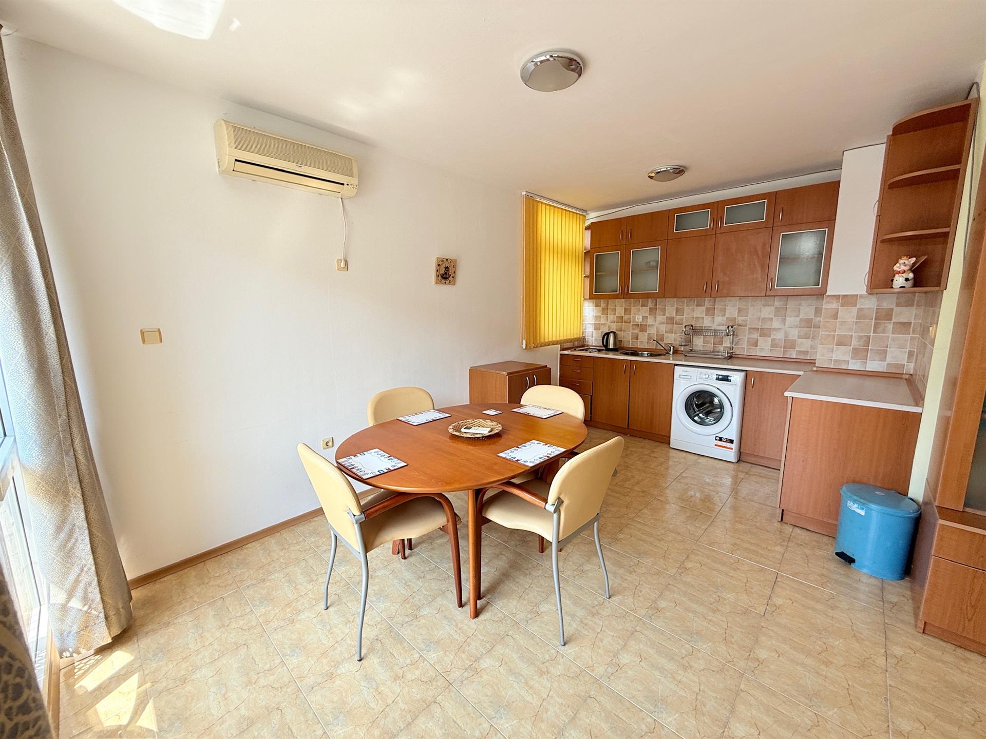 Spacious 2-Bedroom Apartment Elite 1, Sunny Beach - Just 200m from the Beach!