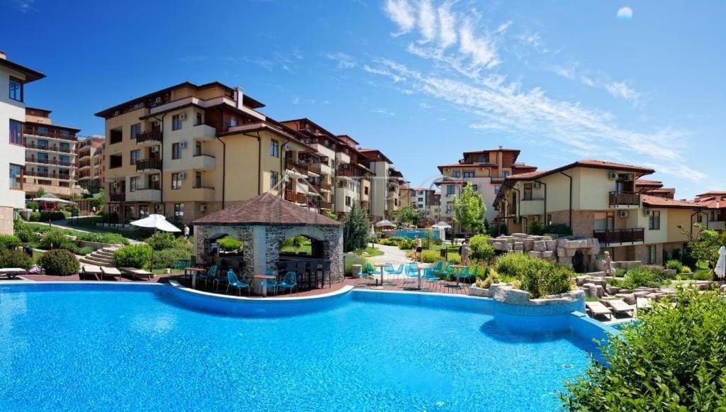 Pool View Apartment with 2 Bedrooms, 2 Bathrooms and 2 Balconies in Garden of Eden, Sveti Vlas