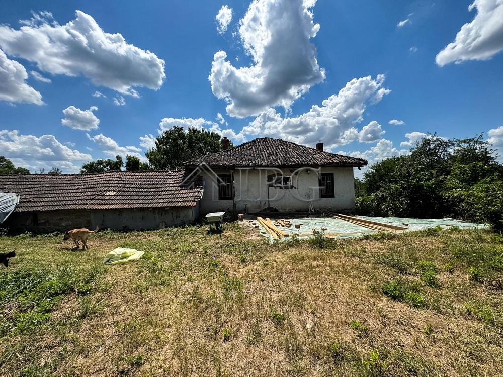 ?? Charming 3-Bedroom House with Art Studio, Garden, and Scenic Views