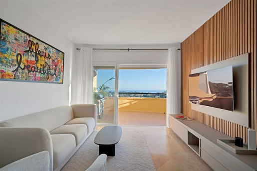 2 slaapkamer Appartement op de middelste verdieping te koop in Elviria, Costa del Sol
