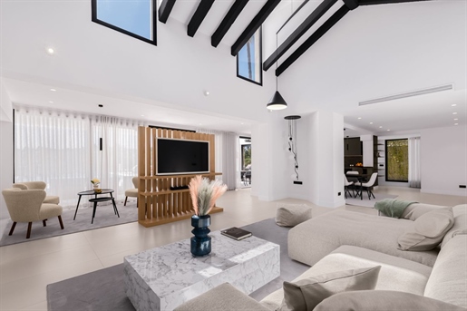 5 Bed Detached Villa for sale in Nueva Andalucia, Costa del Sol
