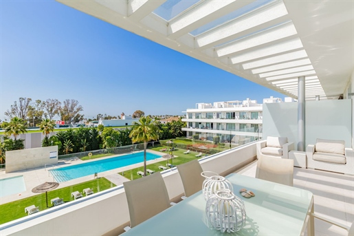 3 Bed Penthouse Apartment for sale in Estepona, Costa del Sol