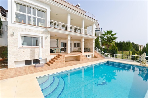 6 Bed Detached Villa for sale in Mijas Golf, Costa del Sol