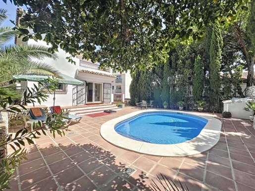 Vrijstaande villa met 4 slaapkamers te koop in Mijas, Costa del Sol