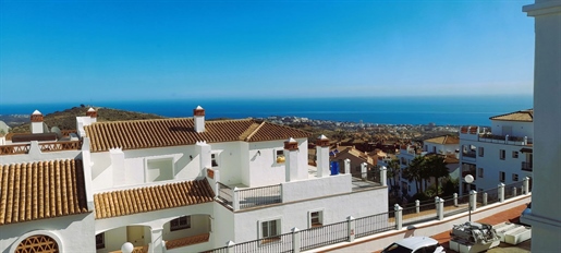 2 Bed Middle Floor Apartment for sale in Calahonda, Costa del Sol