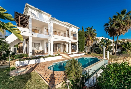 Freistehende Villa mit 4 Schlafzimmern zum Verkauf in Marbella, Costa del Sol