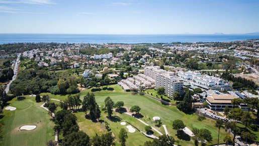 3 Bed Penthouse Apartment for sale in Atalaya, Costa del Sol