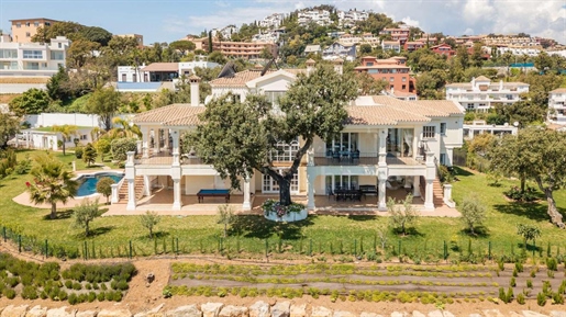 Vrijstaande villa met 5 slaapkamers te koop in La Mairena, Costa del Sol