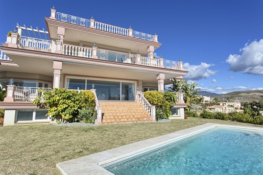 Villa individuelle de 8 chambres à vendre en Benahavis, Costa del Sol