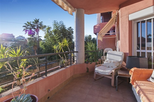 4 Slaapkamer Appartement op de Middelste Verdieping te koop in Fuengirola, Costa del Sol