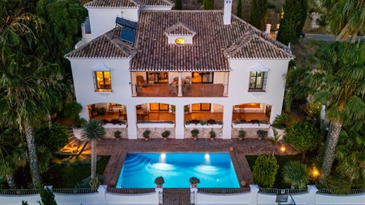 4 Bed Detached Villa for sale in Mijas Golf, Costa del Sol
