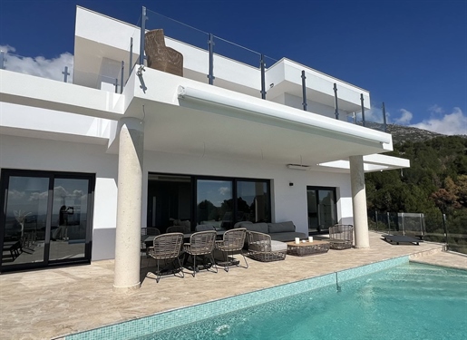 Freistehende Villa mit 3 Schlafzimmern zum Verkauf in Mijas, Costa del Sol
