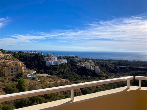 3 Bed Middle Floor Apartment for sale in Calahonda, Costa del Sol