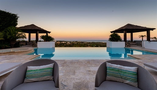 Freistehende Villa mit 5 Schlafzimmern zum Verkauf in Los Flamingos, Costa del Sol