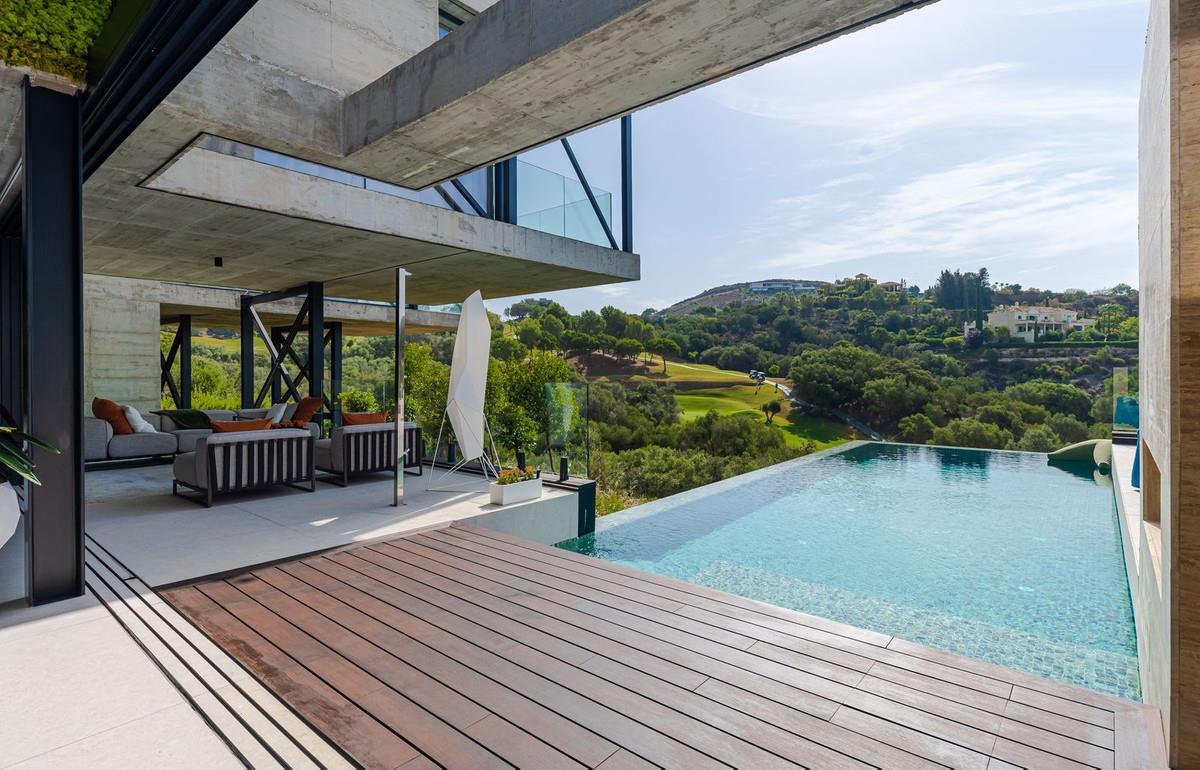 5 Bed Detached Villa for sale in Benahavis, Costa del Sol