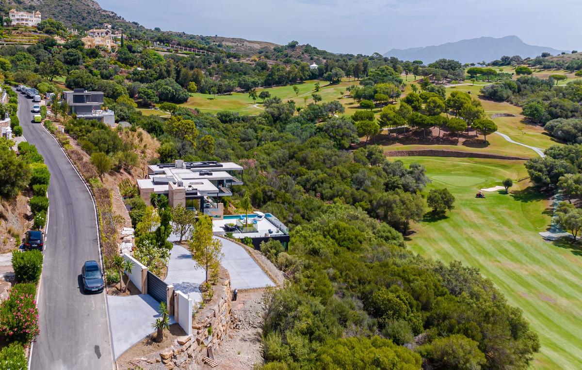 5 Bed Detached Villa for sale in Benahavis, Costa del Sol