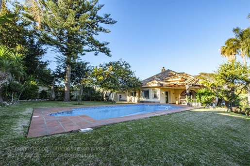5 Bed Detached Villa for sale in New Golden Mile, Costa del Sol