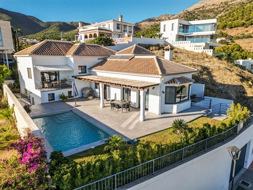 Freistehende Villa mit 4 Schlafzimmern zum Verkauf in Mijas, Costa del Sol