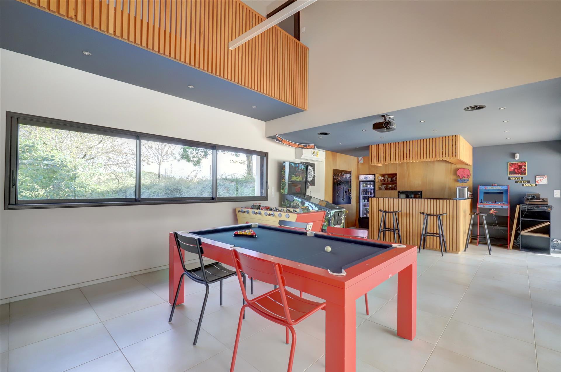 Maravilhosa casa projetada por arquitetos perto de Toulouse para venda