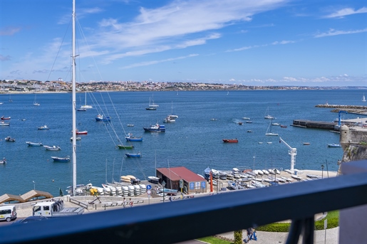 Apartamento de 3 dormitorios en ubicación privilegiada con vistas al mar