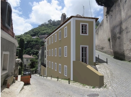 Prédio para reabilitação no Centro Histórico de Sintra.