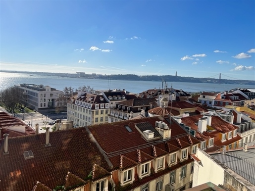 Apartamento  com excelente localização, no coração de Lisboa na Baixa Chiado.