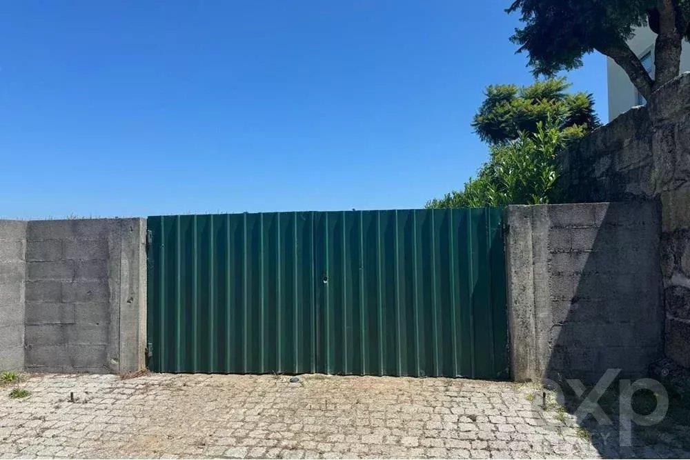 Exclusive Land in Porto: Ideal Investment!