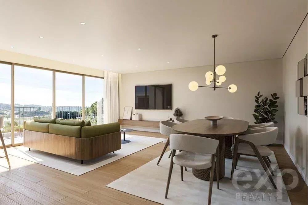 Luxury 1 Bedroom Apartment - Excellent Location For Investment