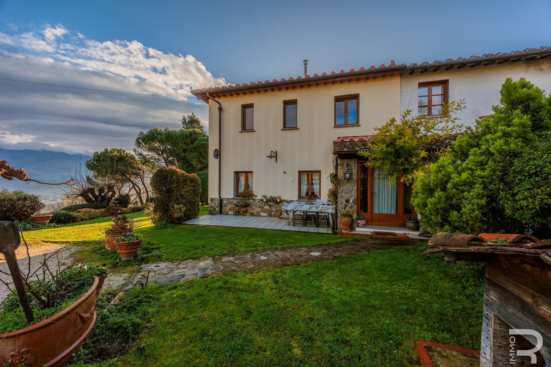 Casa adosada reformada en una ubicación preciosa