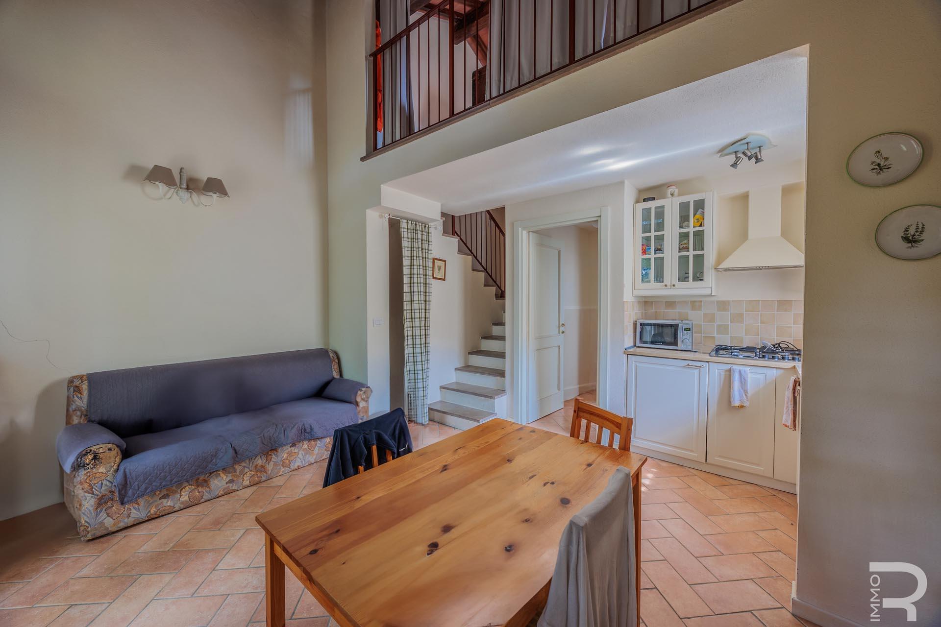 Добре поддържана ъглова къща на страхотно място