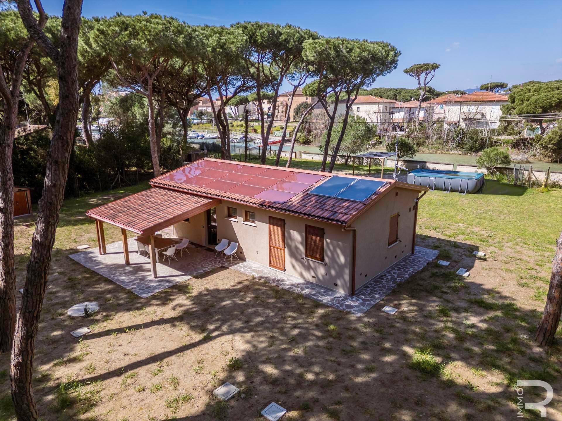 Villa de nueva construcción junto al mar