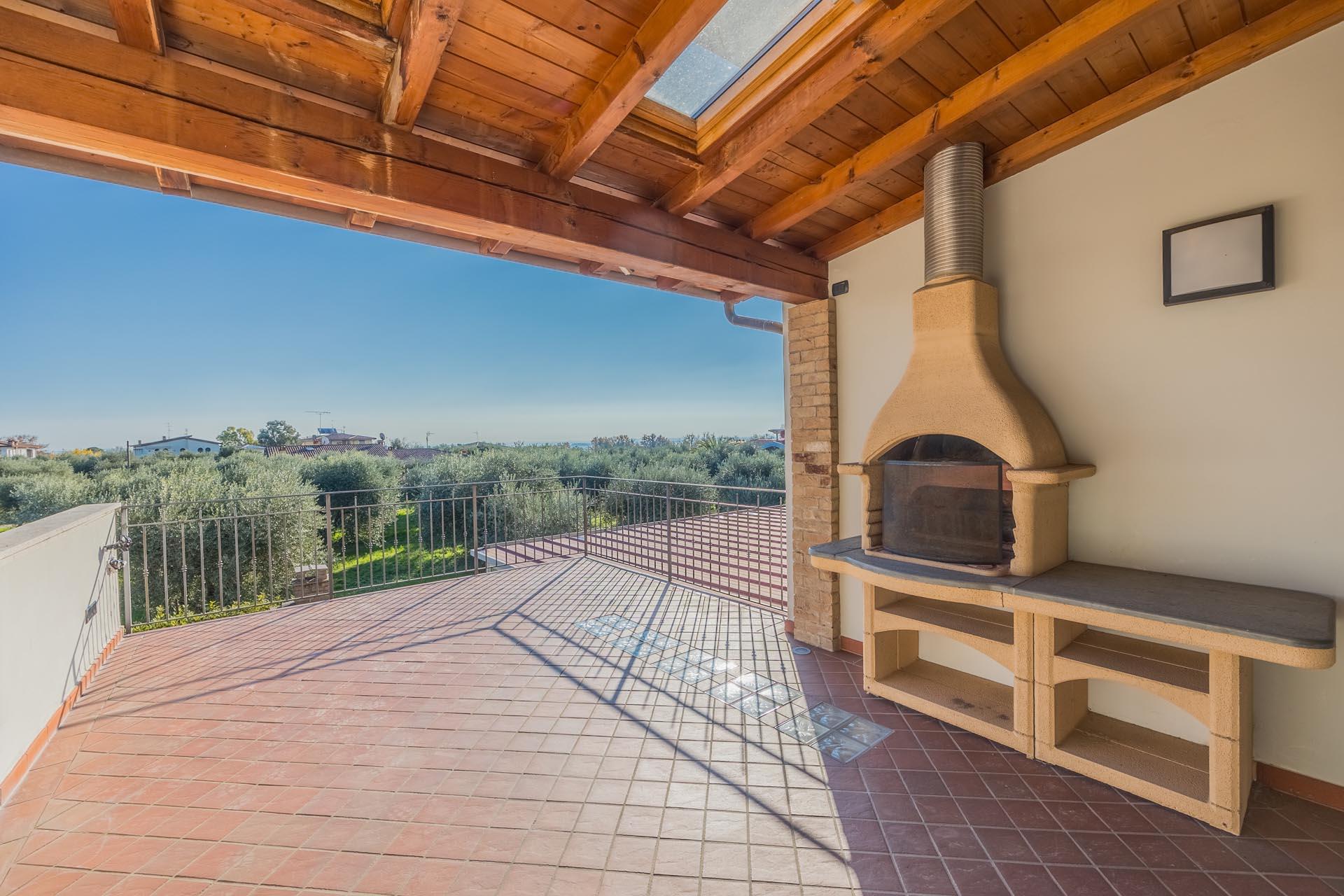 Twee-onder-een-kap huis met prachtig uitzicht op het meer