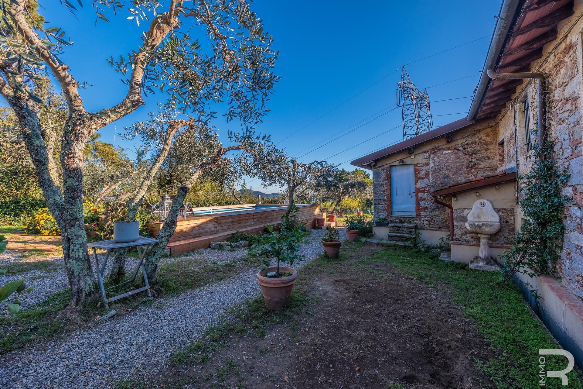 Rústico reformado com piscina privativa