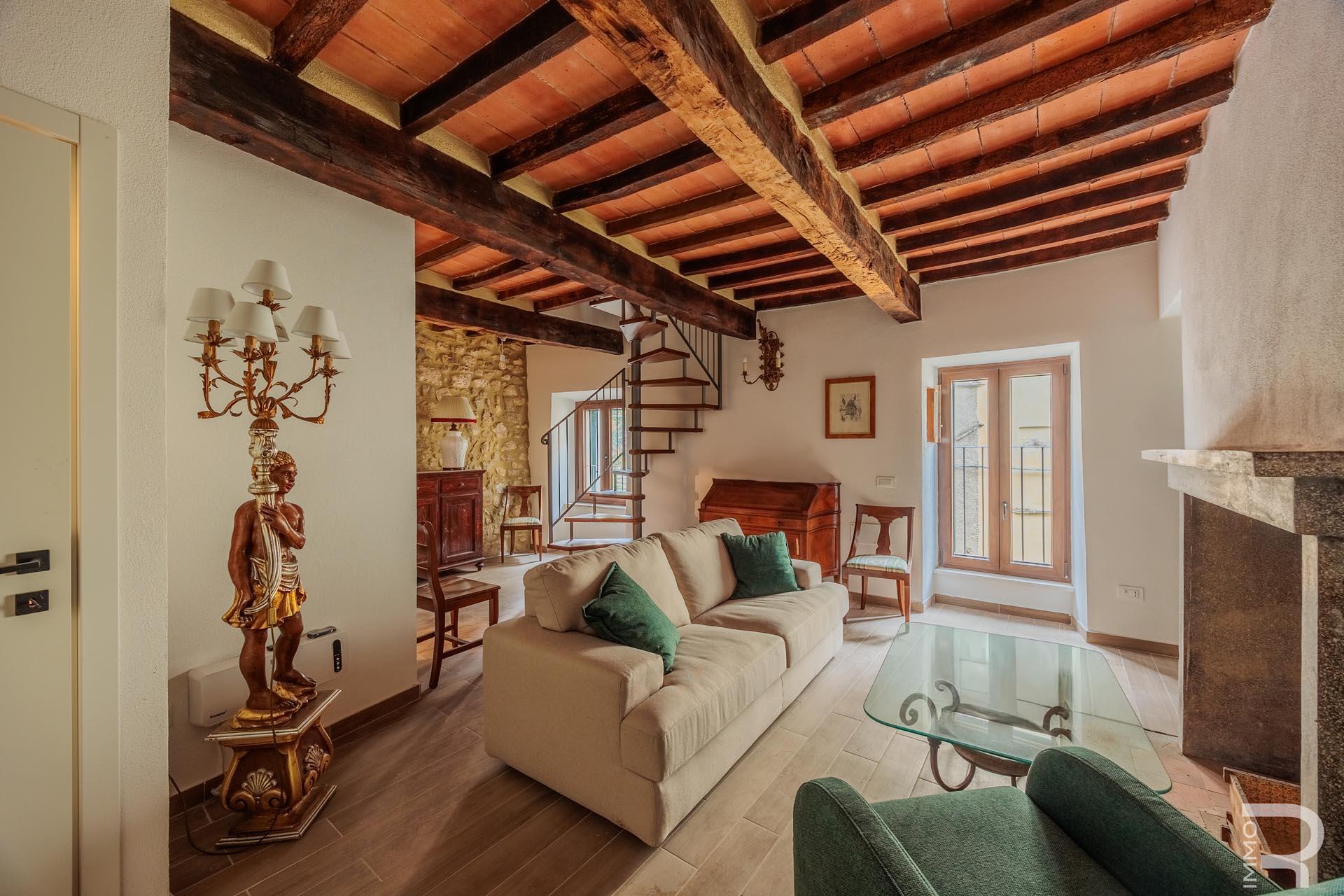 Реновиран апартамент в историческия център на Семпрониано