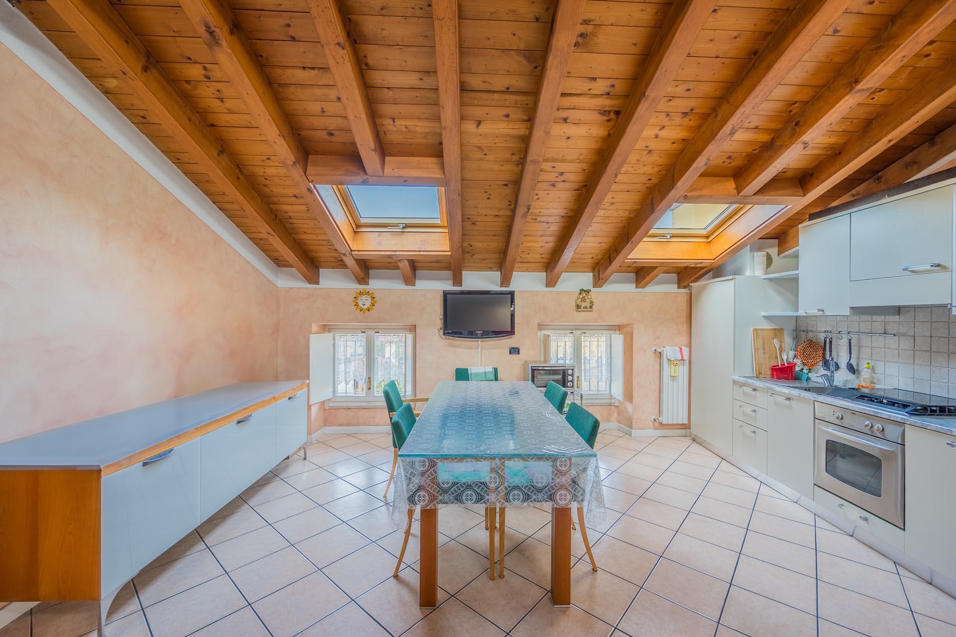 Jasne mieszkanie na najwyższym piętrze centrum