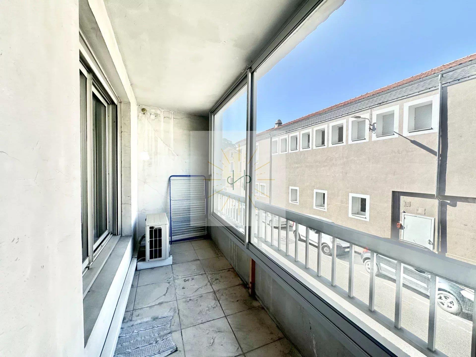 Appartement à vendre, 77m², Rochemaure