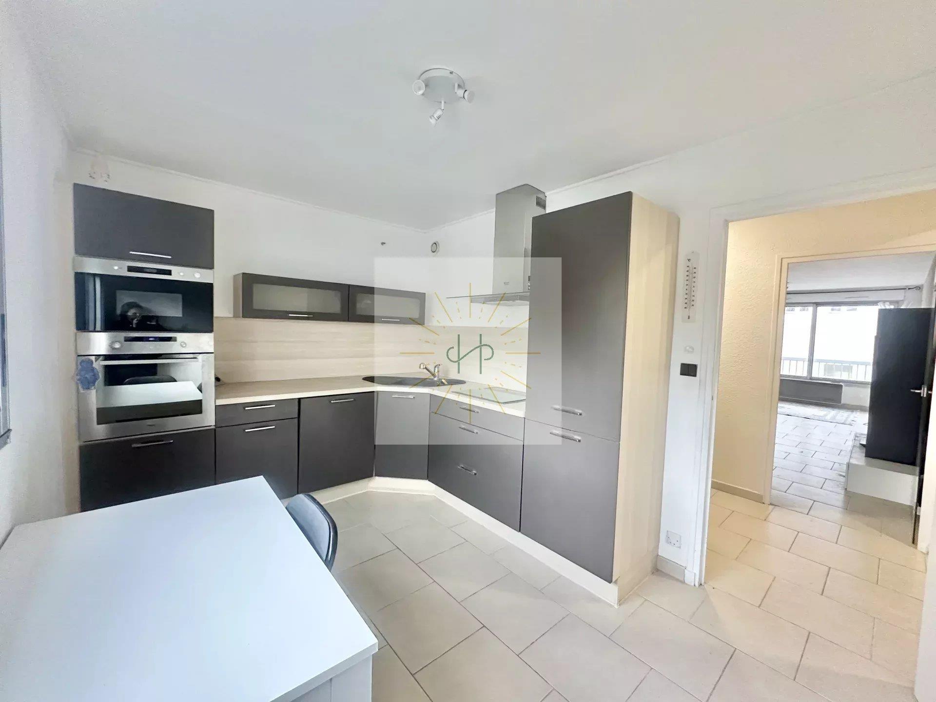 Appartement à vendre, 77m², Rochemaure