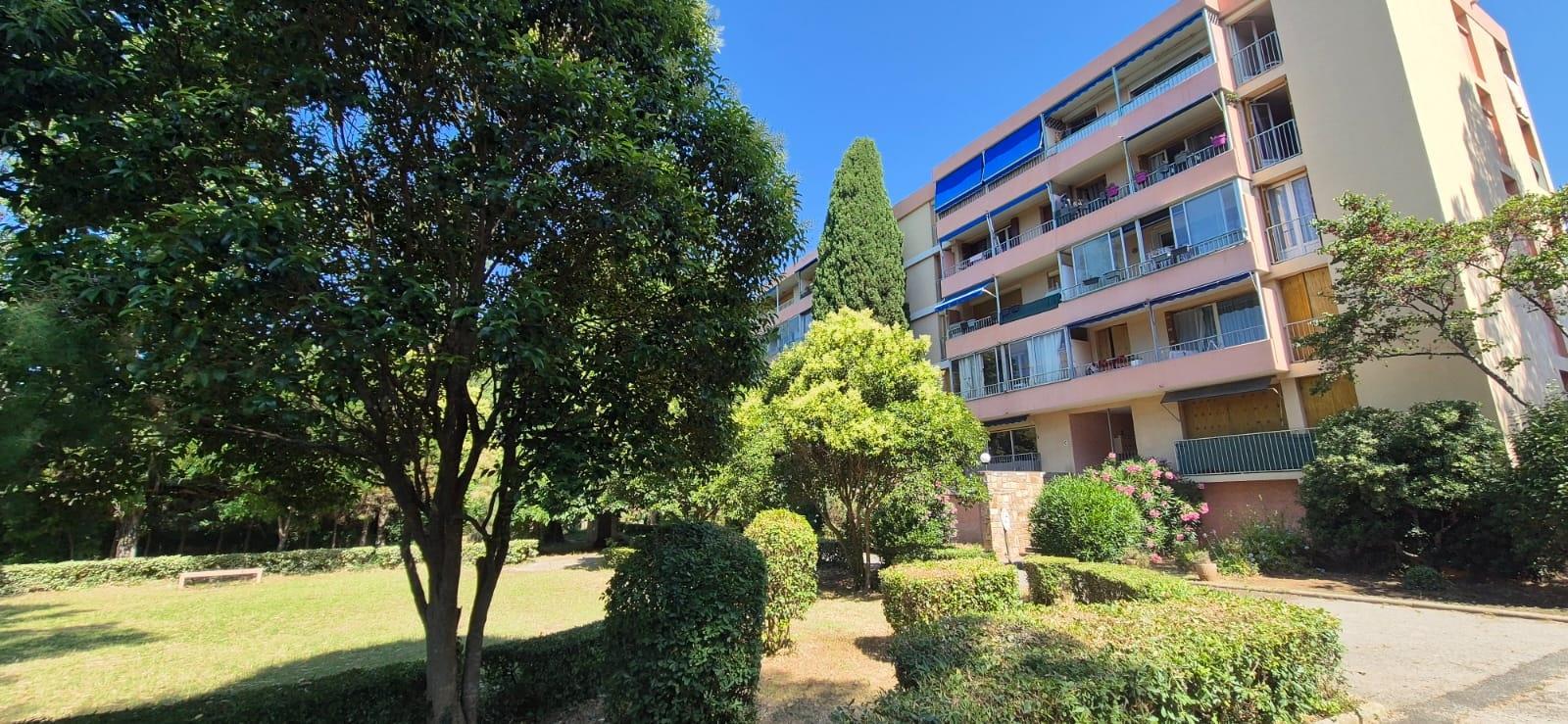 Saint Raphaël 3 room apartment with parking and cellar