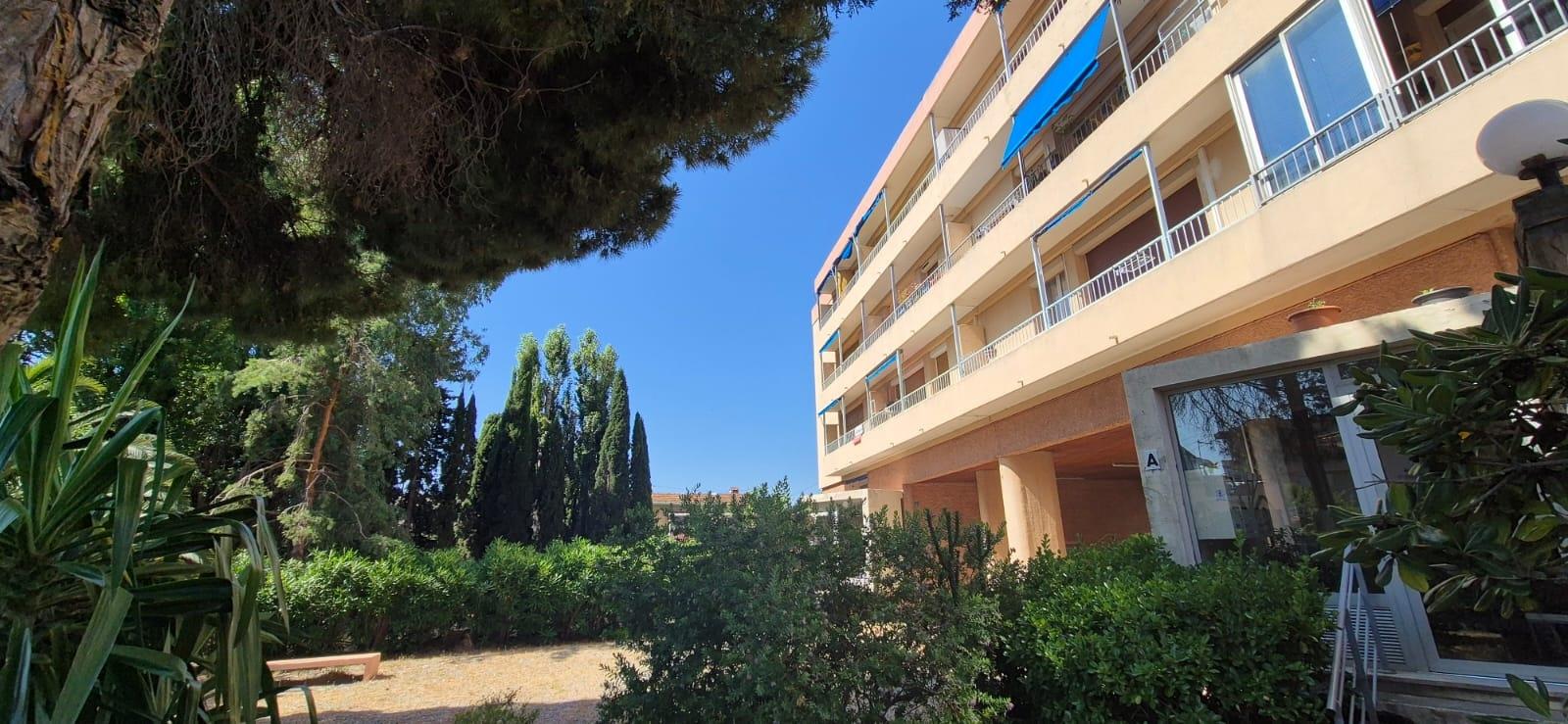 Saint Raphaël 3 room apartment with parking and cellar
