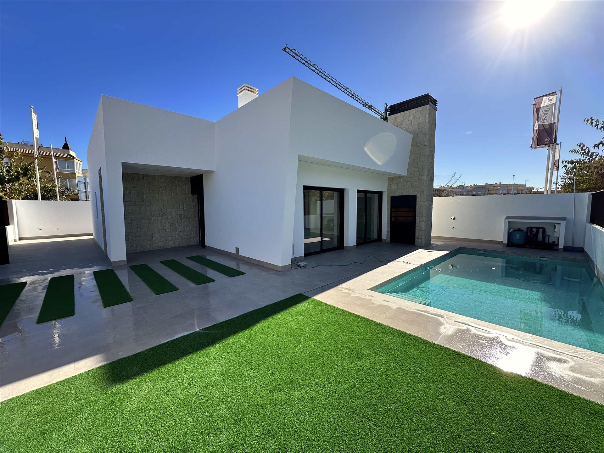 Bungalow with pool in san pedro del pinatar