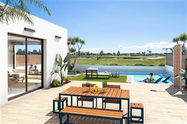 Villa con piscina primera línea de golf con vistas al mar!