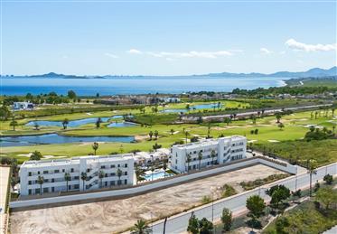 Modernos apartamentos de 3 dormitorios y solarium en primera línea de golf con vistas al mar!