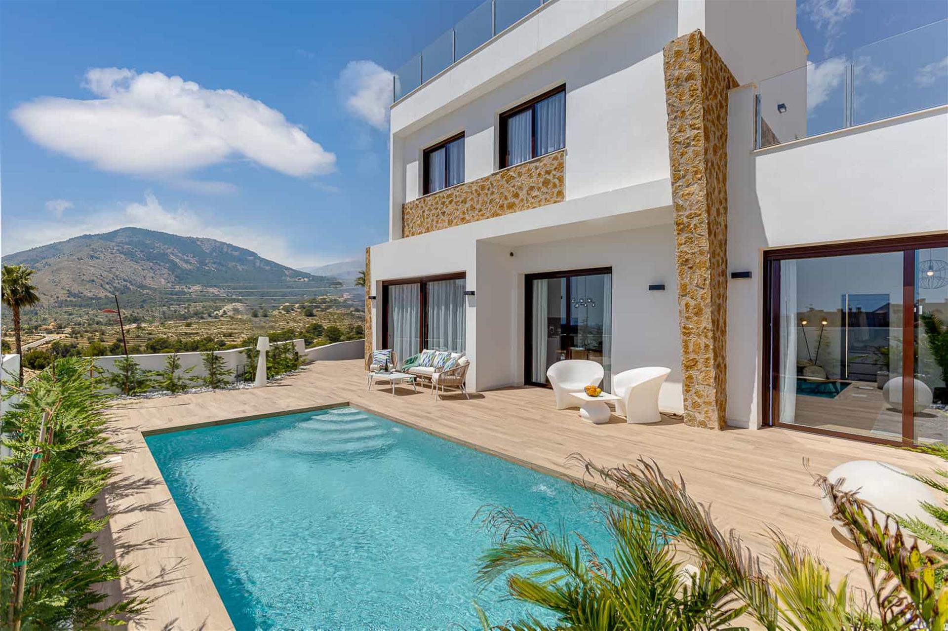 Modern villa with pool in Finestrat