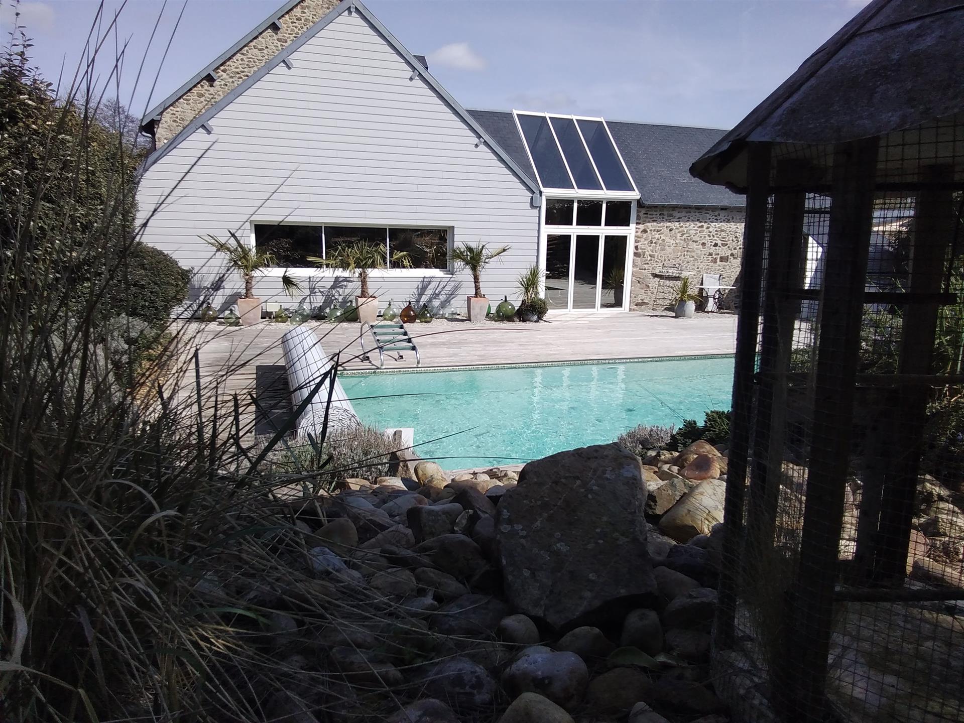 House 277m² close to the sea; Swimming pool, verandah
