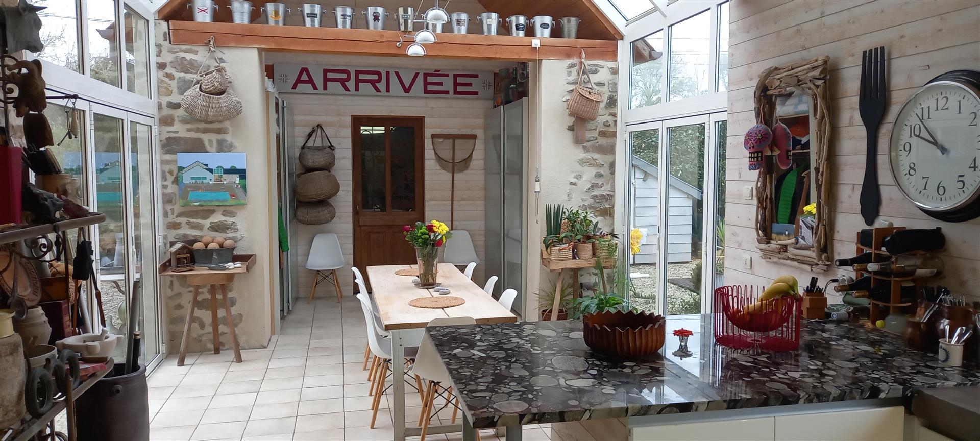 House 277m² close to the sea; Swimming pool, verandah